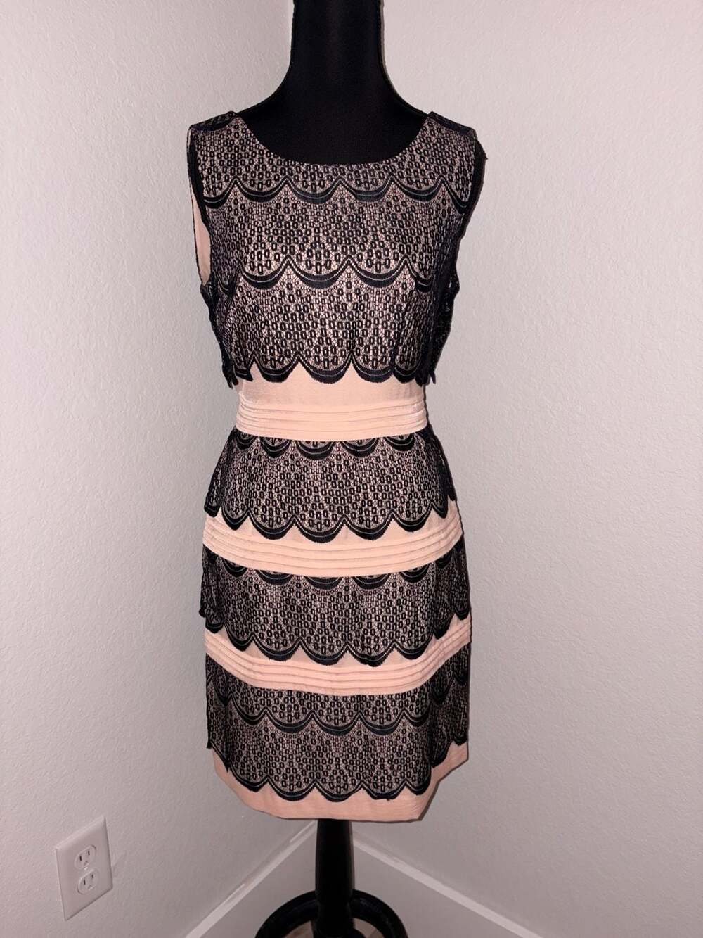 BCBGMaxAzria Lorenna black and blush pink tiered lace dress